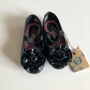 Born girls dress shoes